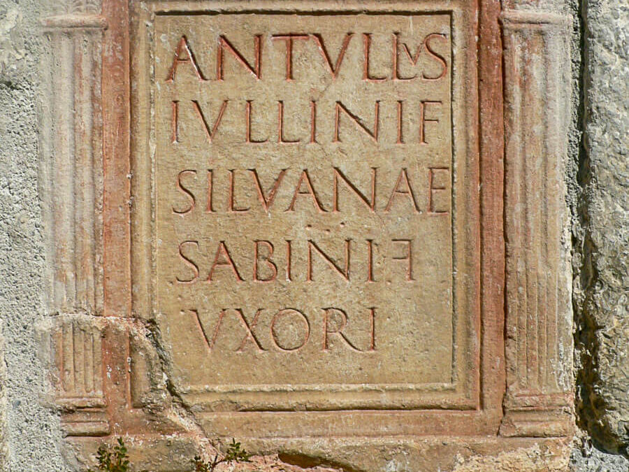 1-Stele Gallo-romaine – Eglise d’Aneran